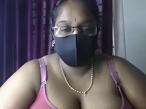 Snapshot of hootypriya chatting on June 14, 2026, 7:31 am hootypriya online show from June 14, 2026, 7:31 am