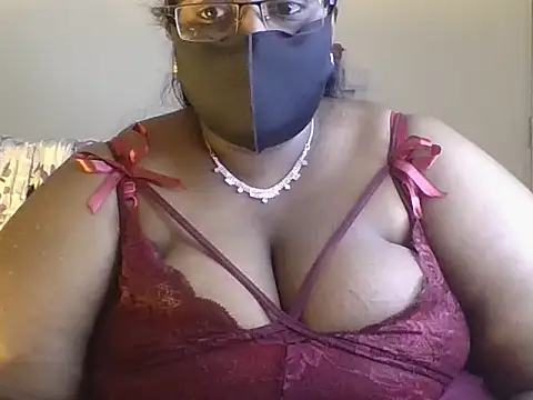 Snapshot of hootypriya chatting on July 15, 2026, 12:34 pm hootypriya online show from July 15, 2026, 12:34 pm