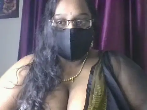 Snapshot of hootypriya chatting on June 15, 2026, 6:40 pm hootypriya online show from June 15, 2026, 6:40 pm
