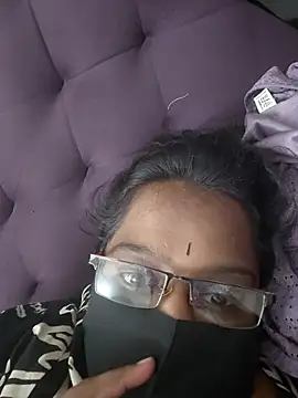 Snapshot of hootypriya chatting on June 12, 2026, 3:43 pm hootypriya online show from June 12, 2026, 3:43 pm
