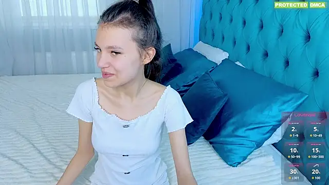 Snapshot of Little__Lunaa chatting on May 9, 2026, 9:56 am Little Lunaa online show from May 9, 2026, 9:56 am