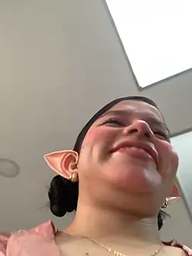 violettabond online show from February 11, 2026, 12:38 pm