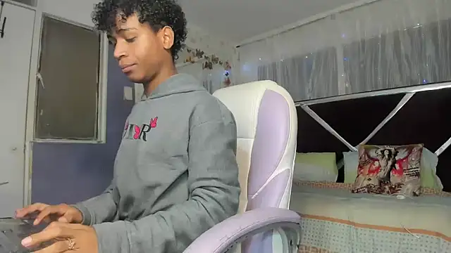 Santy bigcock 01 online show from March 27, 2026, 2:29 pm