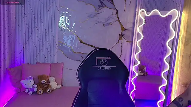 PEACHY TAY online show from March 22, 2026, 11:34 am