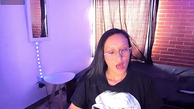 Snapshot of Samantha_Devil chatting on December 5, 2025, 5:33 pm Samantha Devil online show from December 5, 2025, 5:33 pm
