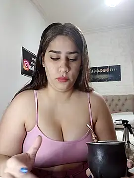 Snapshot of nahiarabiel33 chatting on July 16, 2026, 2:58 pm nahiarabiel33 online show from July 16, 2026, 2:58 pm