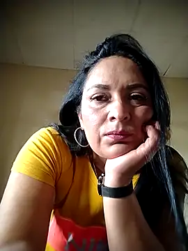 CatleyaSmith online show from April 6, 2026, 4:08 pm