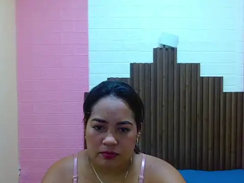 Bella Summers  online show from November 11, 2025, 2:12 pm