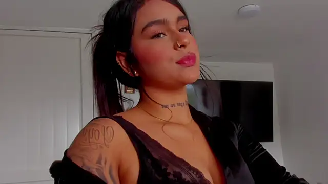 Taylor walton online show from December 22, 2025, 3:45 pm