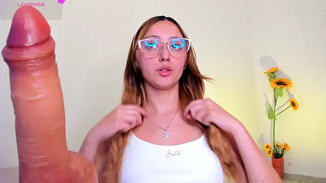 Arianna Gren18 online show from November 7, 2025, 8:02 pm