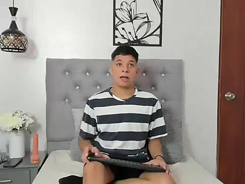 LucaDave 1 online show from November 11, 2025, 6:25 pm