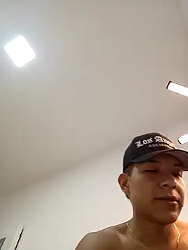 JacksonC 7 online show from December 3, 2025, 4:24 am