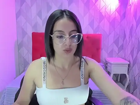 IsabellaRousset online show from November 25, 2025, 5:41 am