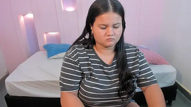 SaraVixen8 online show from December 20, 2025, 11:07 pm