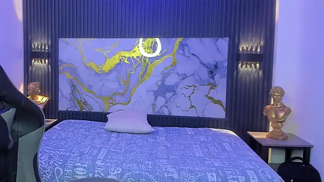 Liams18 online show from April 16, 2026, 3:40 am