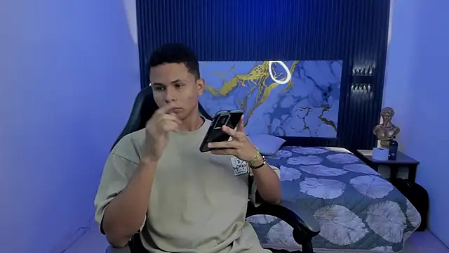 Liams18 online show from April 8, 2026, 2:46 am