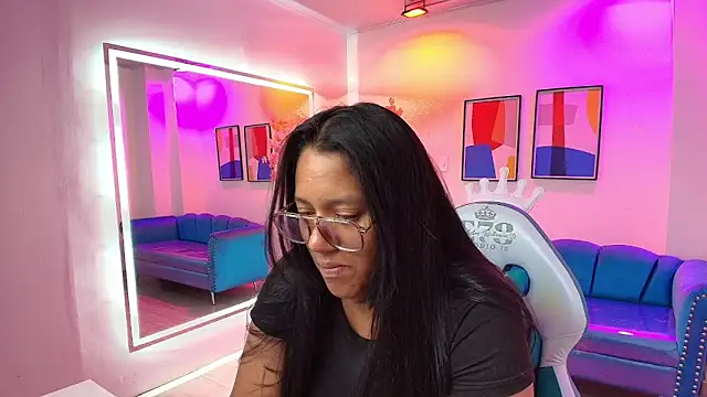 Snapshot of Alondra_gomexxx chatting on November 11, 2025, 3:34 am Alondra gomexxx online show from November 11, 2025, 3:34 am