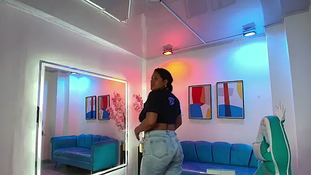 Snapshot of Alondra_gomexxx chatting on November 6, 2025, 3:32 am Alondra gomexxx online show from November 6, 2025, 3:32 am