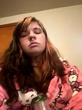 juicygoth202 online show from November 5, 2025, 8:23 pm