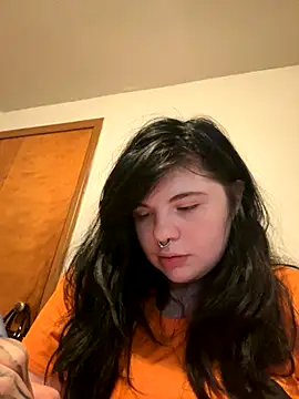 juicygoth202 online show from November 10, 2025, 6:51 am