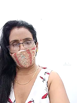 sanjana077 online show from March 27, 2026, 4:43 am