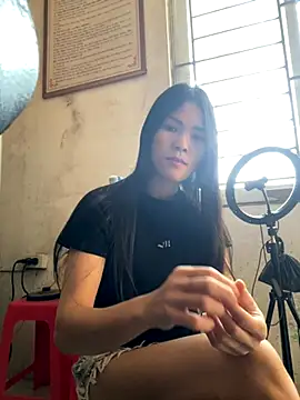 Snapshot of Beolulu chatting on November 24, 2025, 4:45 am Beolulu online show from November 24, 2025, 4:45 am