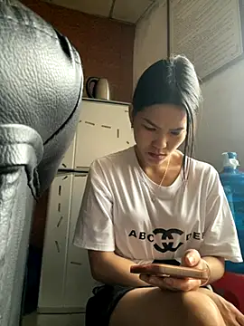 Snapshot of Beolulu chatting on November 18, 2025, 2:38 am Beolulu online show from November 18, 2025, 2:38 am