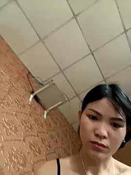 Snapshot of Beolulu chatting on November 17, 2025, 8:51 am Beolulu online show from November 17, 2025, 8:51 am