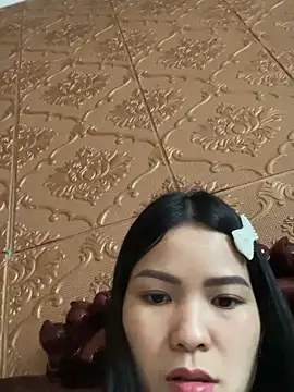 Snapshot of Beolulu chatting on November 11, 2025, 7:36 am Beolulu online show from November 11, 2025, 7:36 am