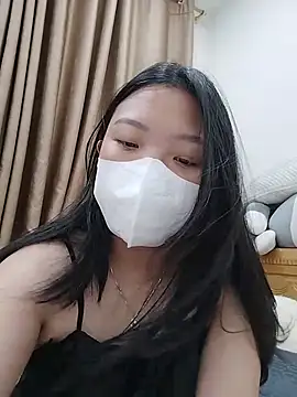 linh-xinh18 online show from July 8, 2026, 6:19 pm