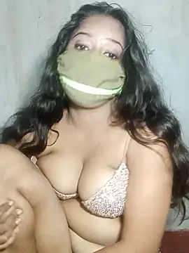 V HOT CUTE online show from November 5, 2025, 4:10 pm