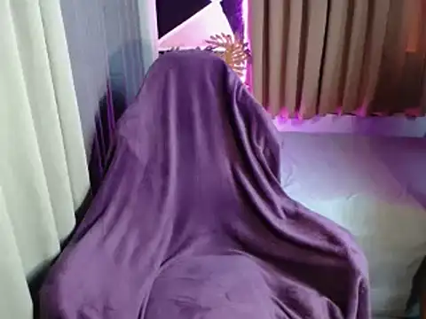 furry puss online show from November 13, 2025, 4:05 am