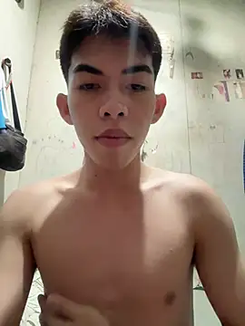 Urhotsilverboy online show from August 6, 2026, 5:52 pm