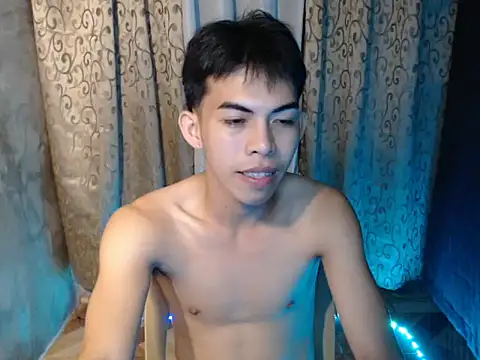 Urhotsilverboy online show from December 2, 2025, 3:25 pm