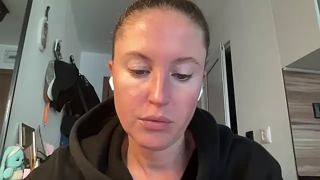 Snapshot of Ameli8 chatting on November 23, 2025, 2:05 pm Ameli8 online show from November 23, 2025, 2:05 pm