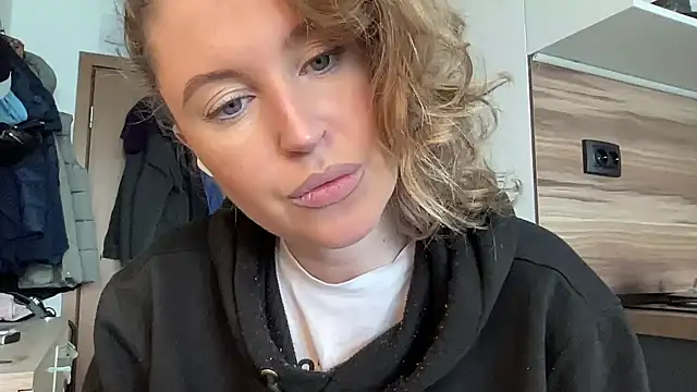 Snapshot of Ameli8 chatting on February 6, 2026, 10:11 am Ameli8 online show from February 6, 2026, 10:11 am