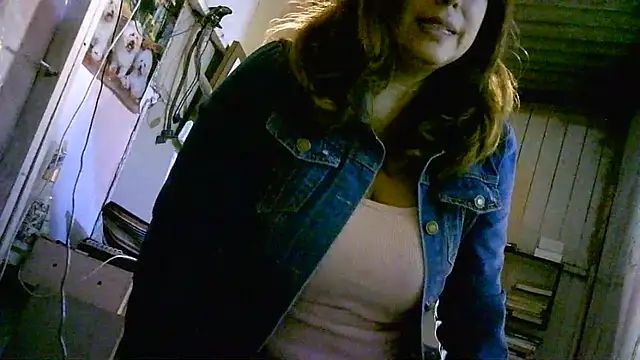 Zulreyna online show from April 25, 2026, 3:53 am