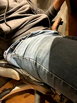 Alex281225 online show from November 13, 2025, 6:56 pm