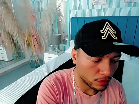 sebastian cruz  online show from November 9, 2025, 1:53 am