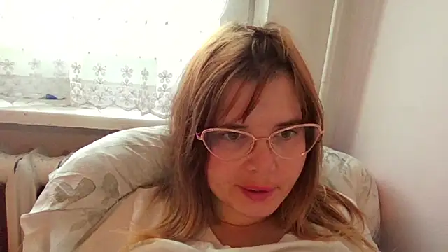 HornyElena online show from December 3, 2025, 1:43 pm