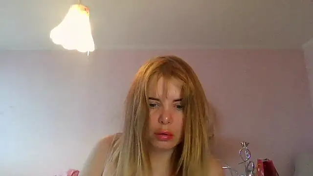 HornyElena online show from December 22, 2025, 1:33 pm