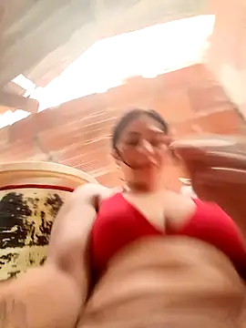 katalellahot03 online show from December 1, 2025, 8:32 pm