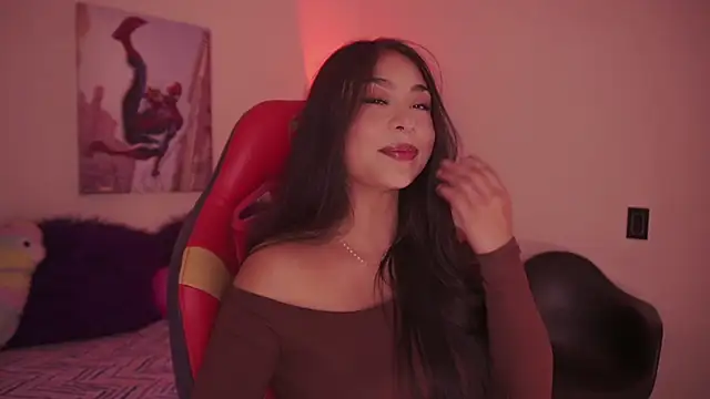 ivette k online show from November 26, 2025, 4:56 am