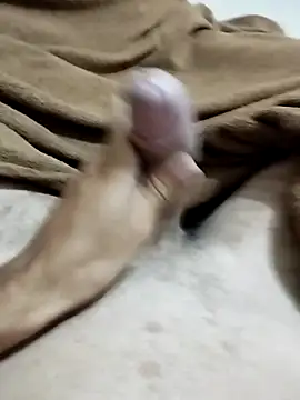 Snapshot of Luan1267 chatting on February 19, 2026, 9:34 pm Luan1267 online show from February 19, 2026, 9:34 pm