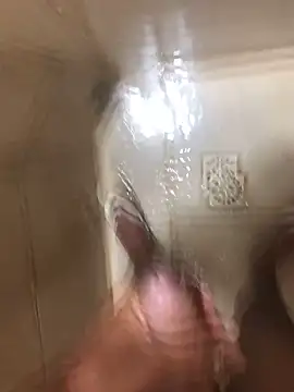 Snapshot of Luan1267 chatting on December 22, 2025, 8:53 pm Luan1267 online show from December 22, 2025, 8:53 pm