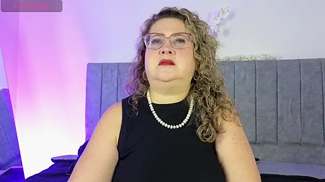 Snapshot of CurvyRosse_ chatting on January 18, 2026, 11:13 am CurvyRosse online show from January 18, 2026, 11:13 am