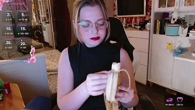 dominyantrix online show from November 15, 2025, 10:58 pm