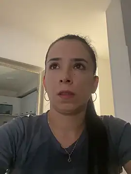 Vicky ro online show from November 16, 2025, 11:30 pm