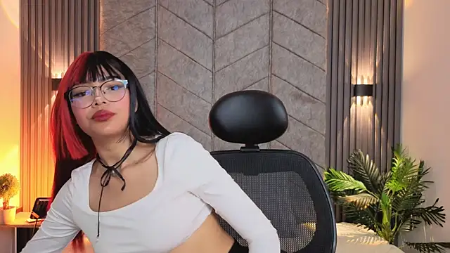  ViolletteNoir  online show from November 22, 2025, 8:08 pm