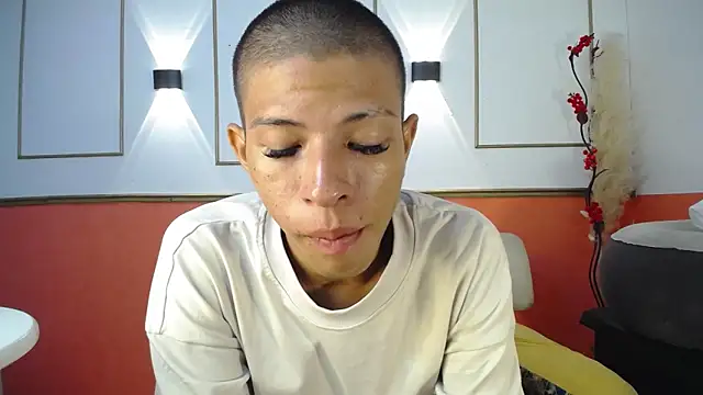 Tessachains 2  online show from November 26, 2025, 2:44 am